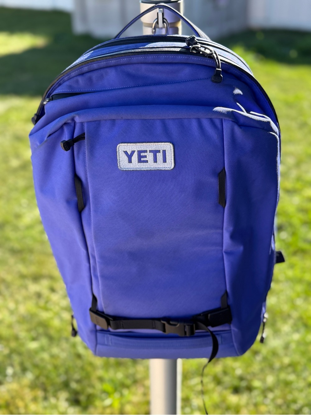 YETI Crossroads 27L Ultramarine Violet